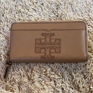 Tory Burch wallet